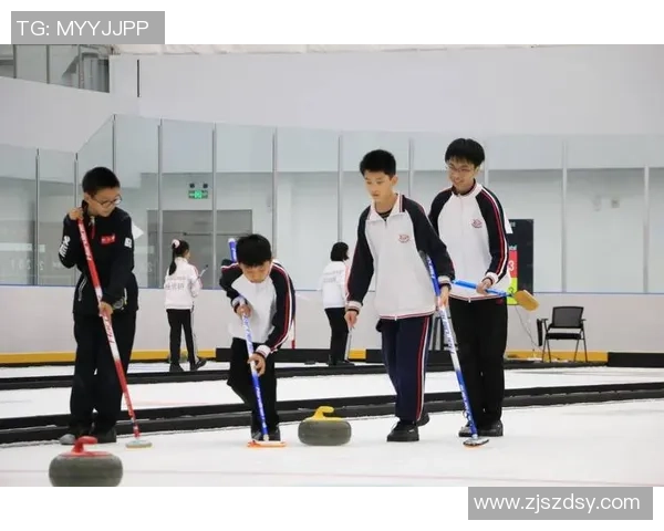 小冰壶滚动大愿望 上海市青少年学校冰壶公开赛暨长三角学校冰壶邀请赛开幕